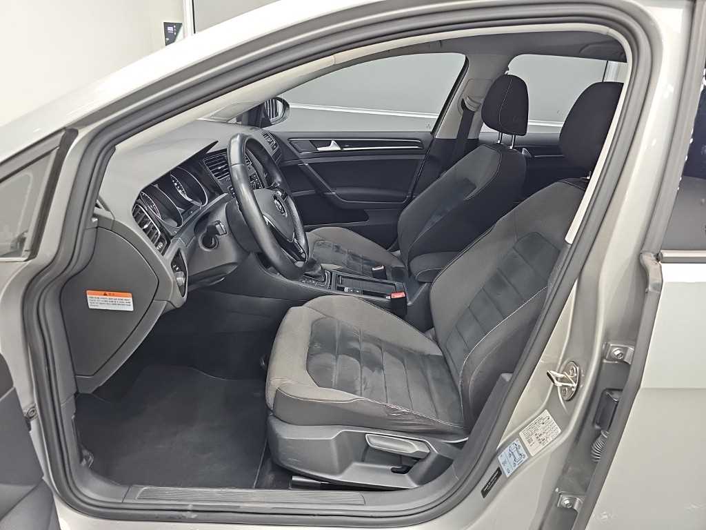 Volkswagen Golf - Vista 11