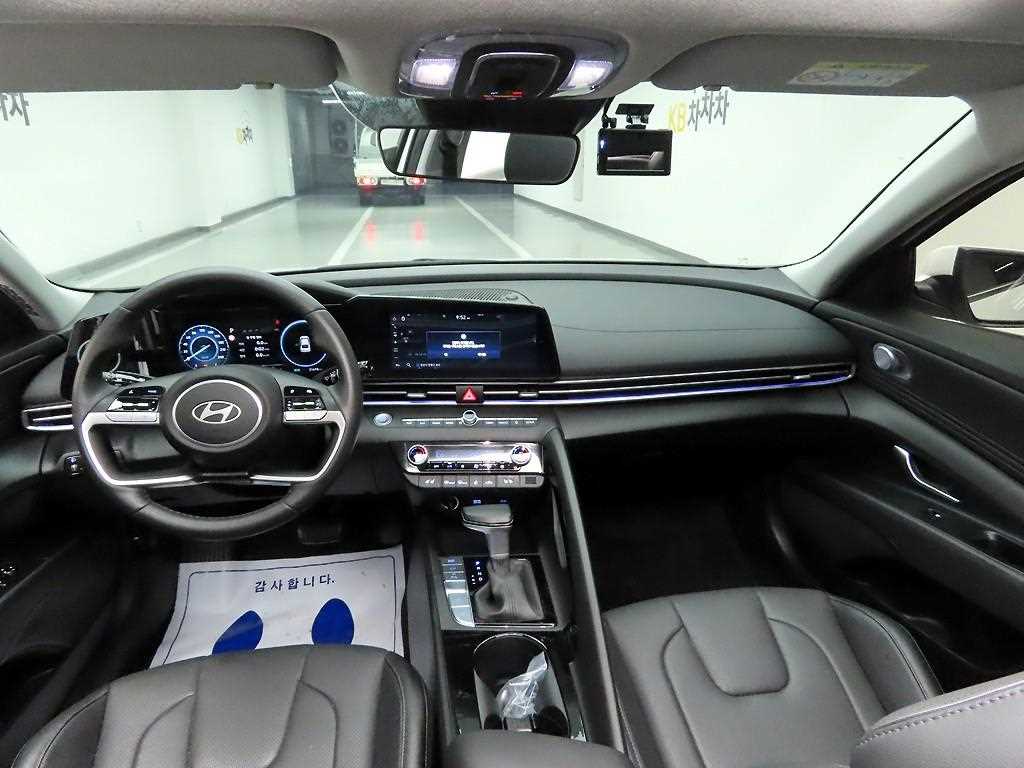 HYUNDAI Avante - Vista 6