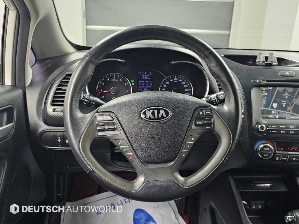 KIA K3 2014 Blanco - Importación desde Corea - HF Imports Iquique - Foto 13