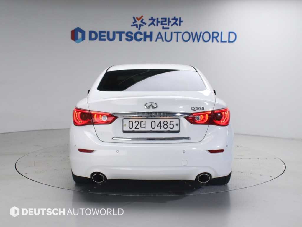 Infiniti Q - Vista 4