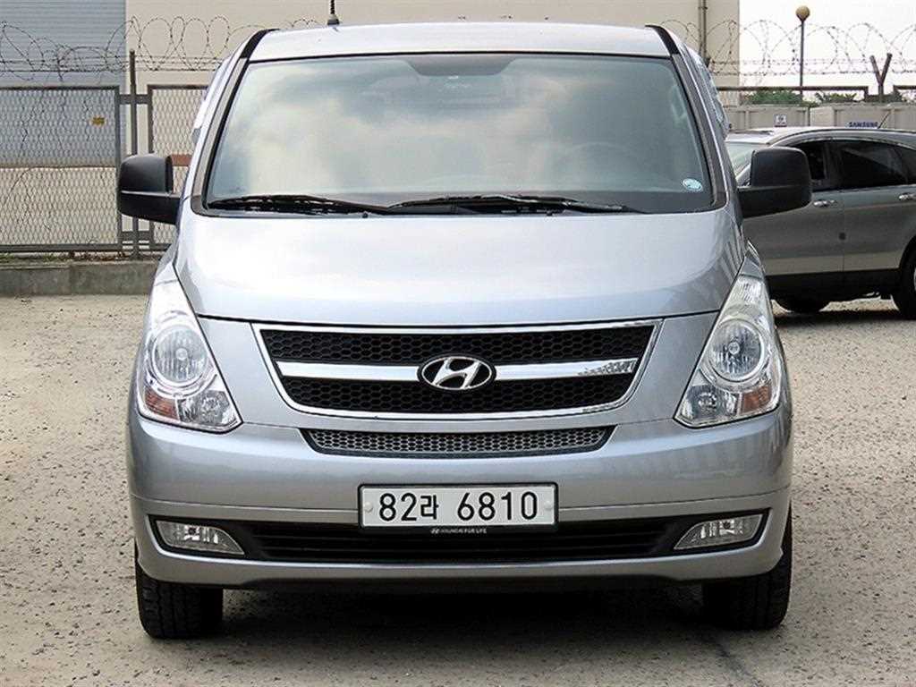 HYUNDAI Starex - Vista 2