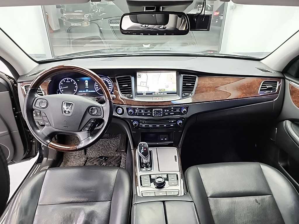 HYUNDAI Equus - Vista 7