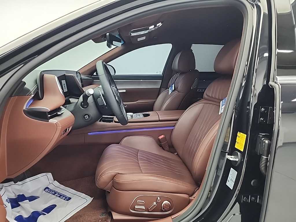 Genesis G90 - Vista 11
