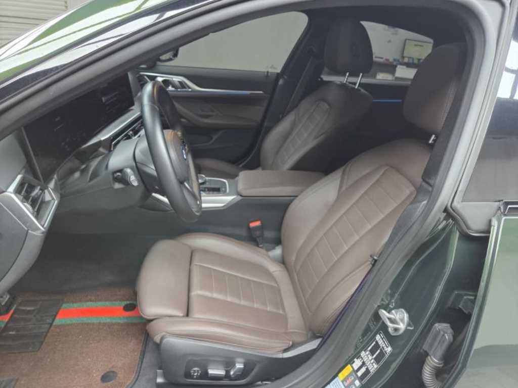 BMW i4 - Vista 9