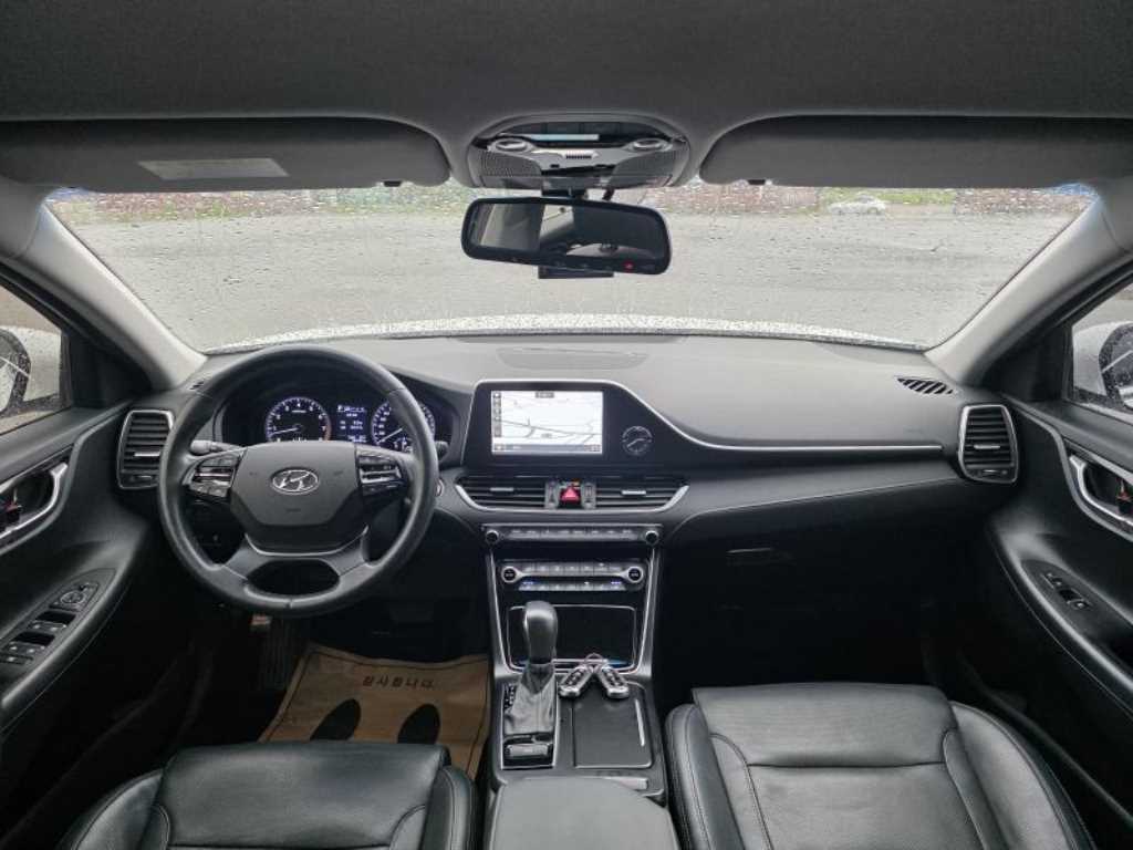 HYUNDAI Grandeur - Vista 5