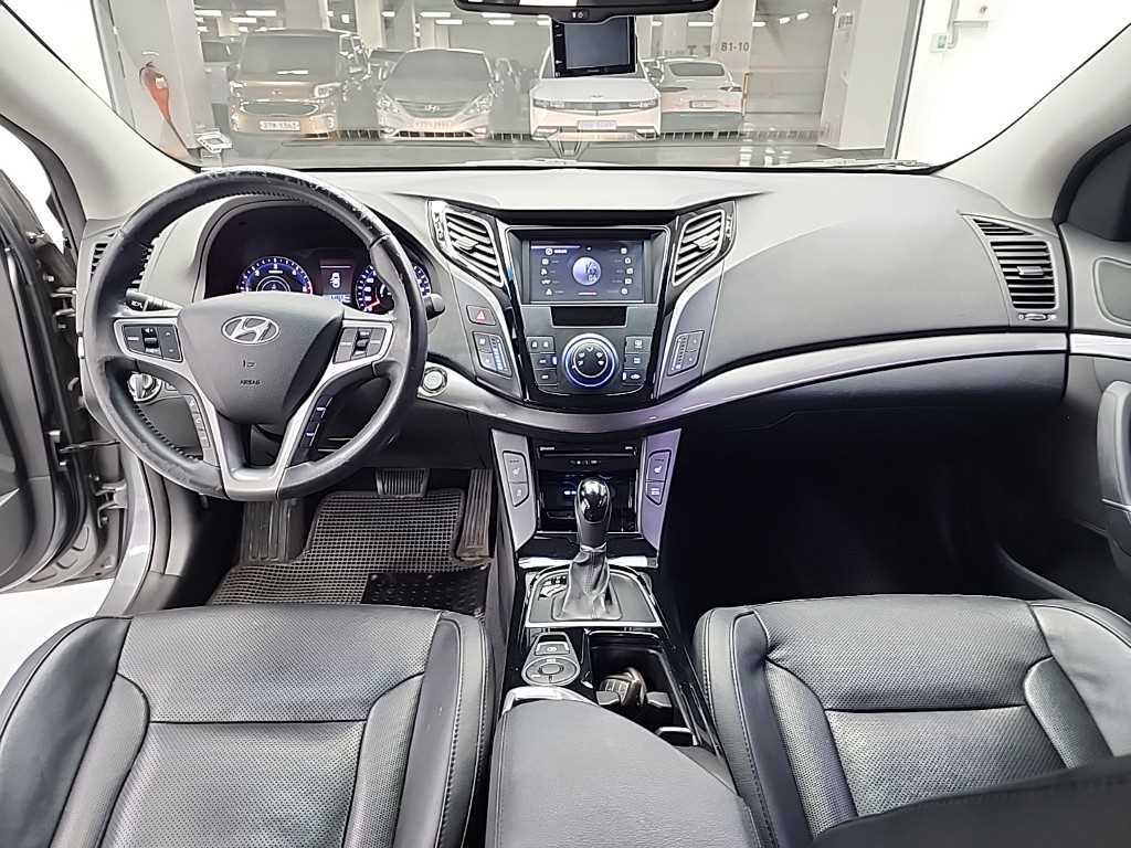 HYUNDAI i40 - Vista 7