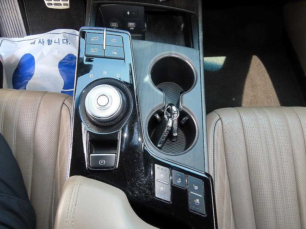 KIA K8 - Vista 10