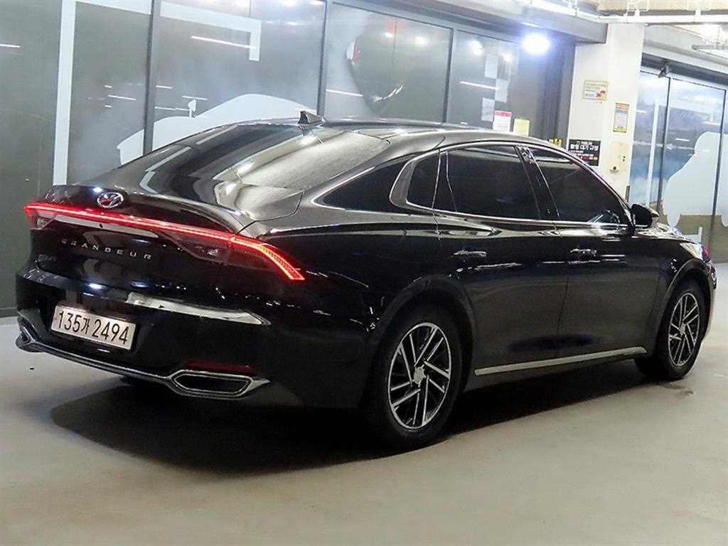 HYUNDAI Grandeur - Vista 4