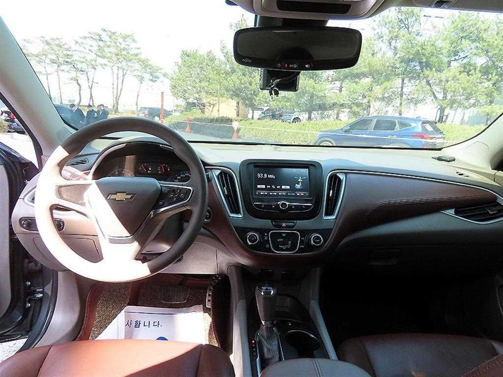 Chevrolet Malibu - Vista 7