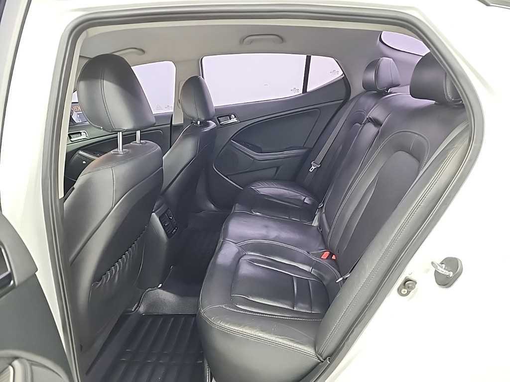 KIA K5 - Vista 12