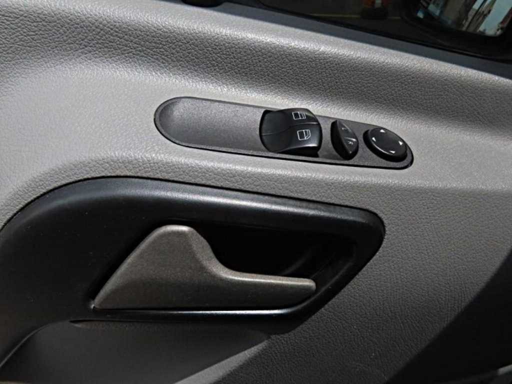 Mercedes Benz Sprinter - Vista 10