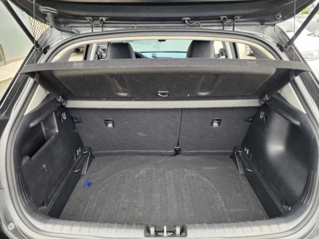 KIA Stonic 2018 Negro - Importación desde Corea - HF Imports Iquique - Foto 20