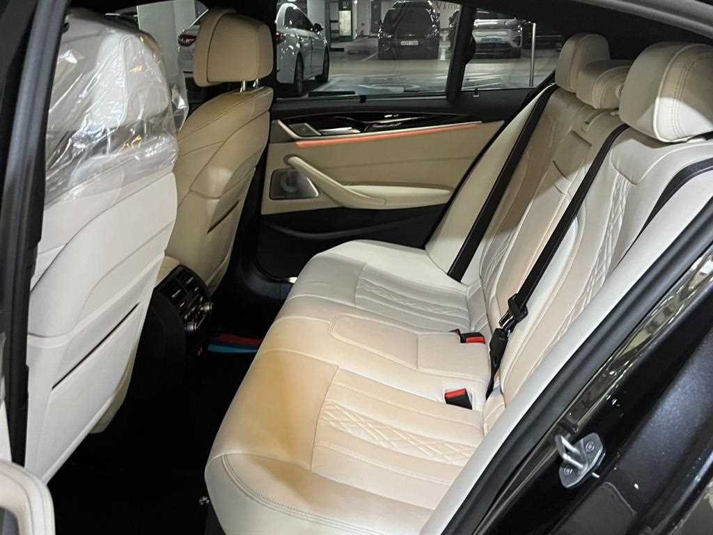 BMW 5 Series - Vista 7