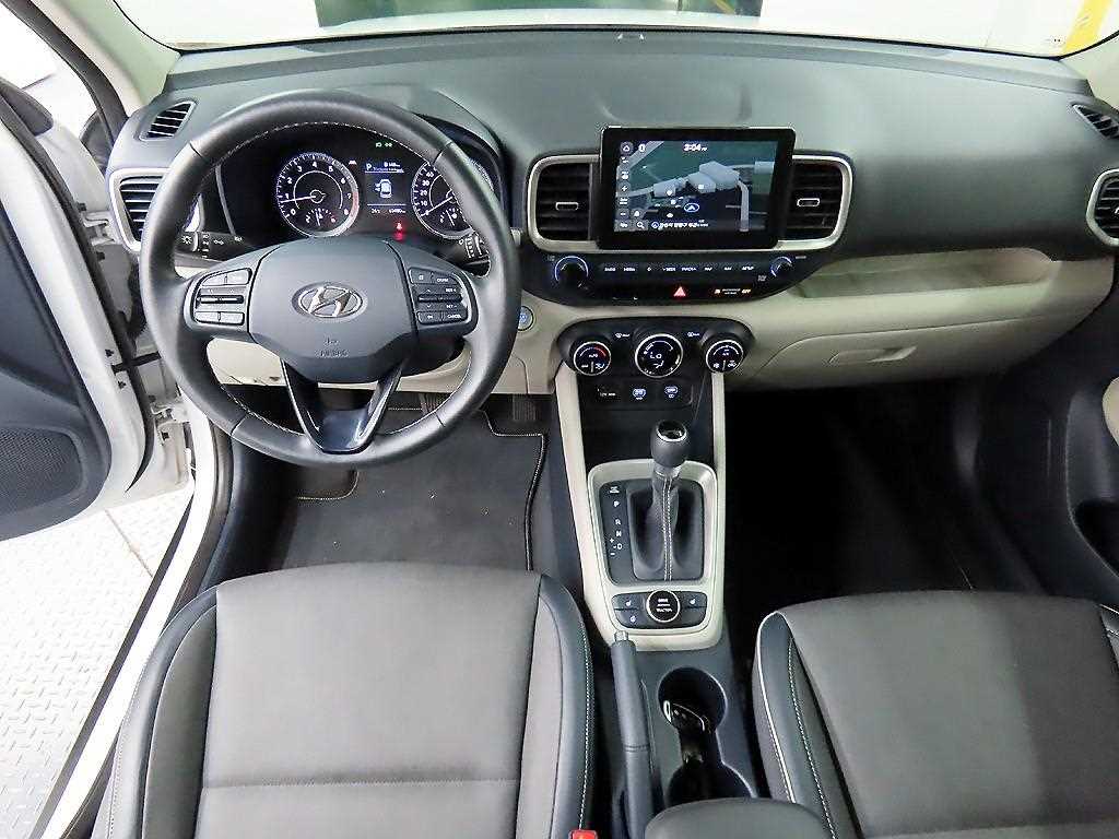 HYUNDAI Venue - Vista 7