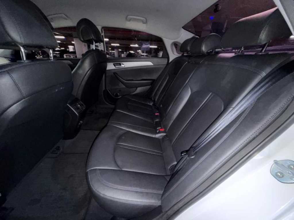 HYUNDAI Sonata - Vista 7