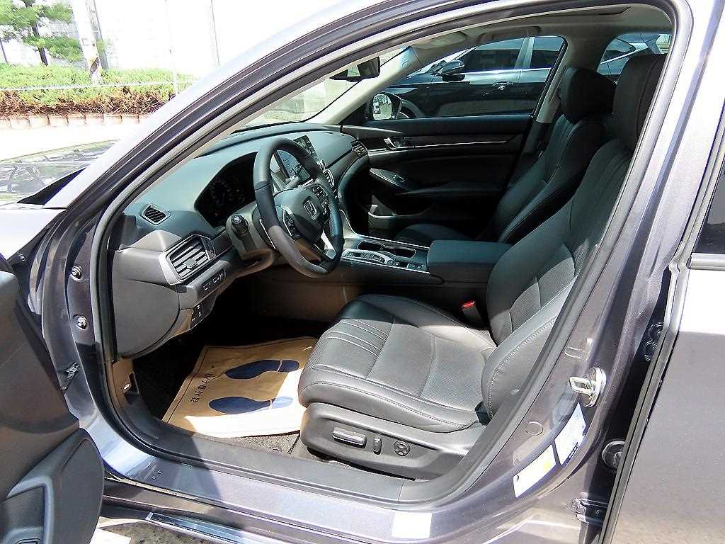Honda Accord - Vista 5
