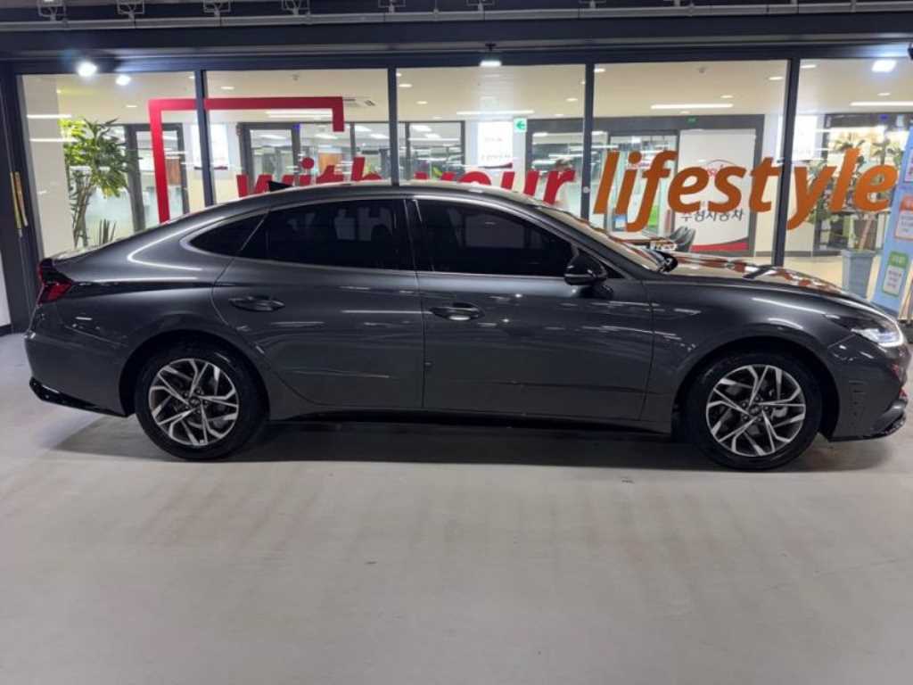 HYUNDAI Sonata - Vista 3
