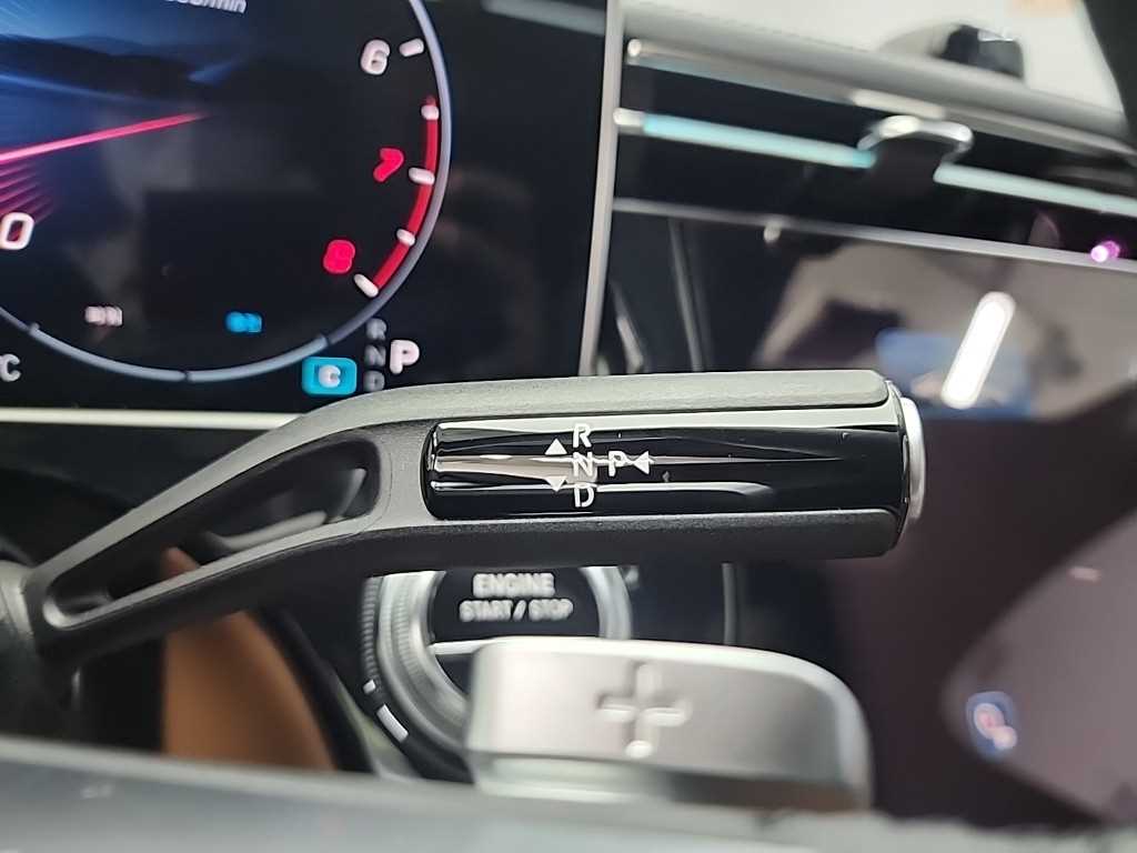Mercedes Benz E class - Vista 8