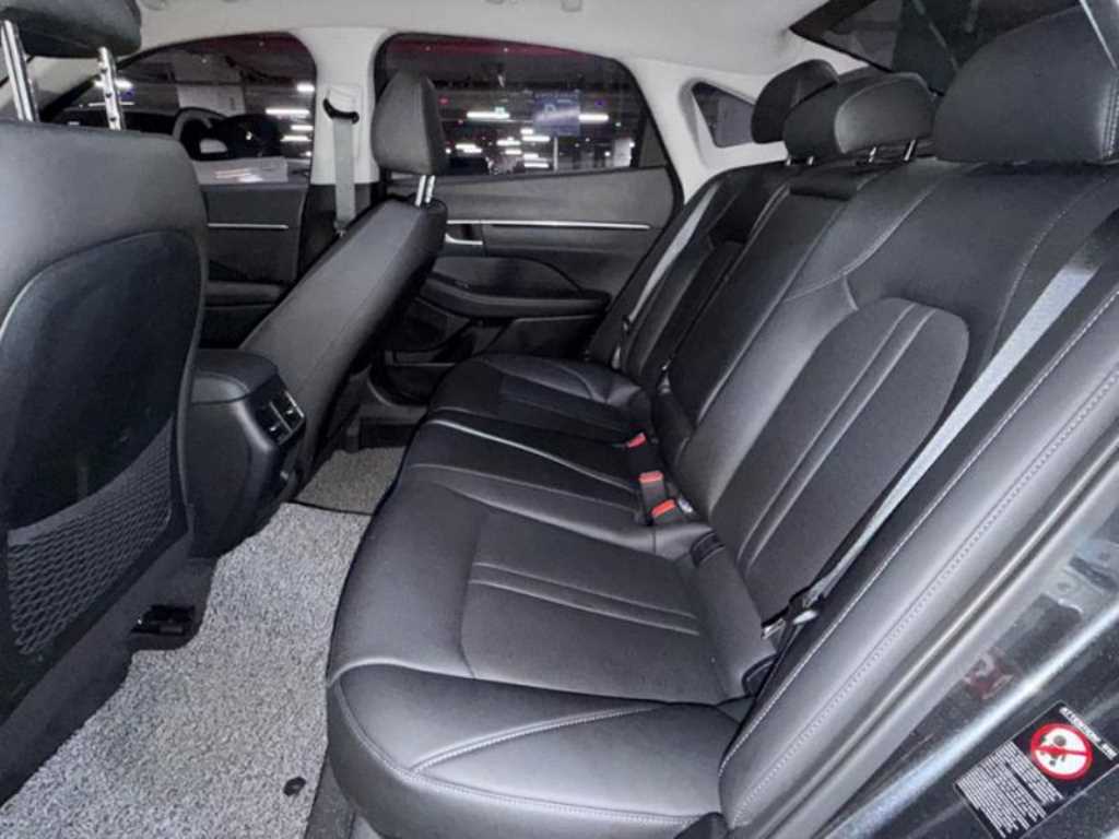 HYUNDAI Sonata - Vista 7