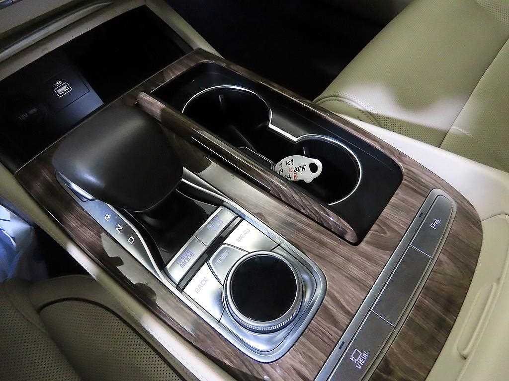 KIA K9 - Vista 12