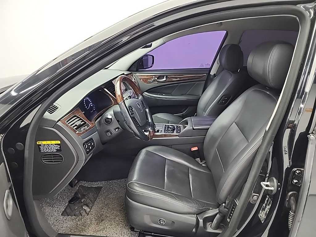 HYUNDAI Equus - Vista 11