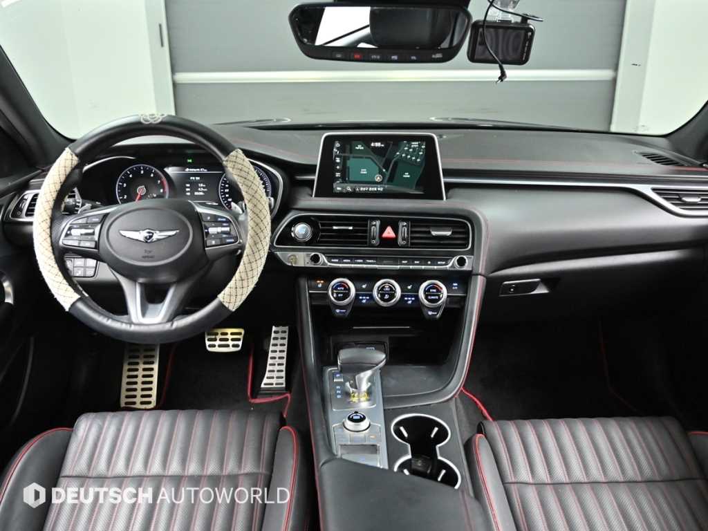 Genesis G70 - Vista 9