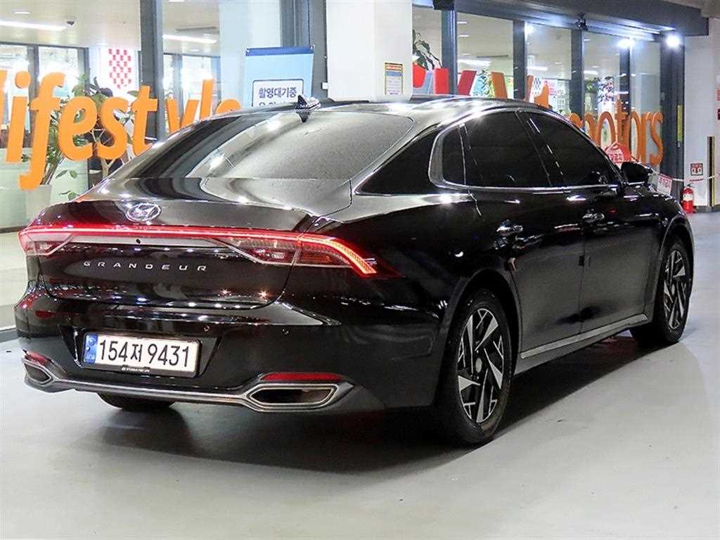 HYUNDAI Grandeur - Vista 4