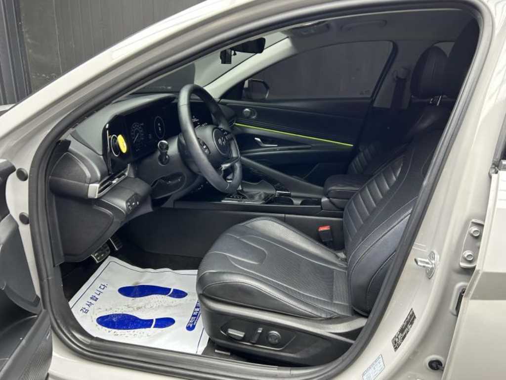 HYUNDAI Avante - Vista 6