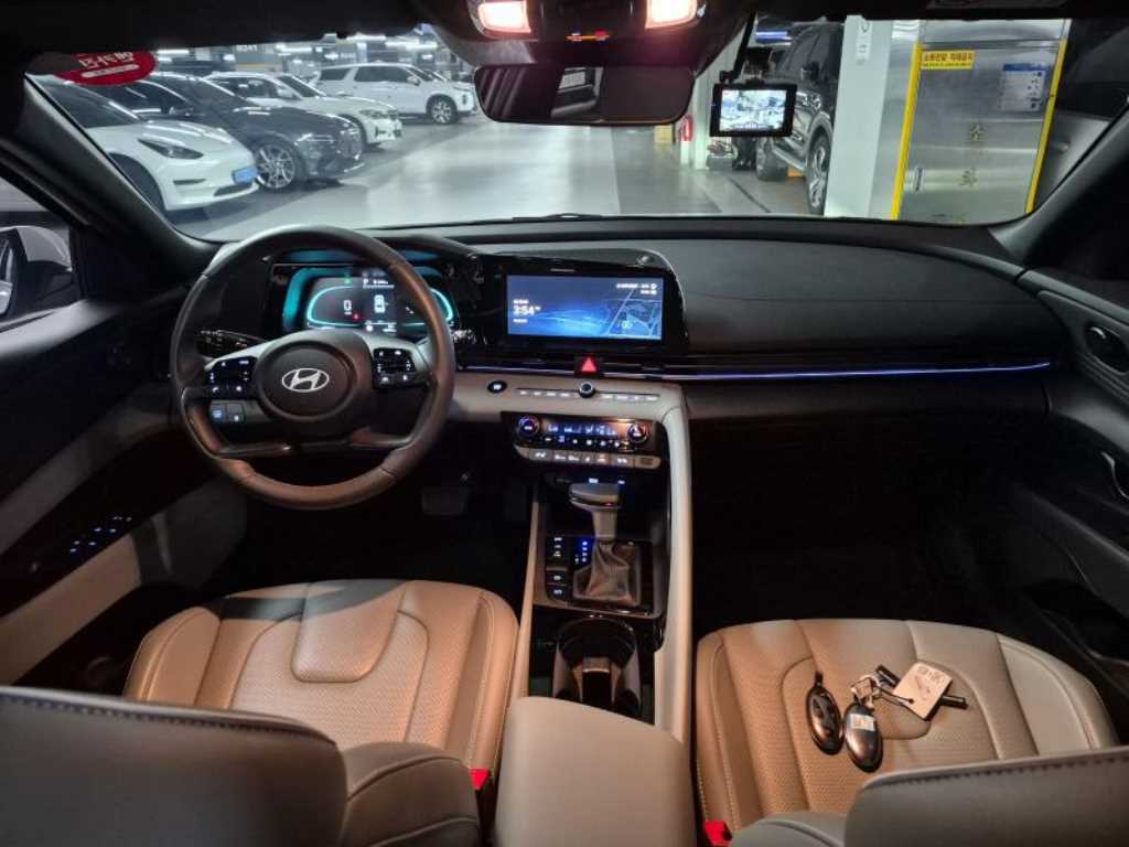 HYUNDAI Avante - Vista 6