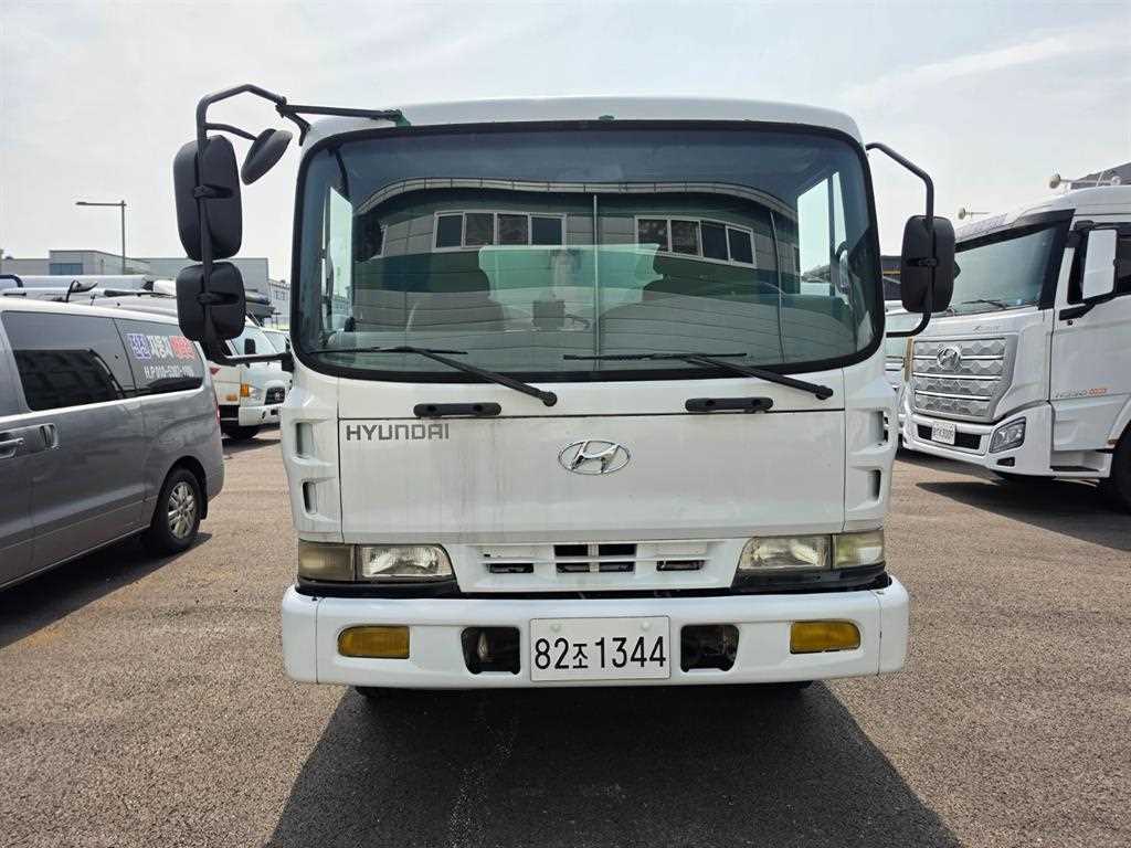 medium and large cargo apChoukJingae 2003 Blanco - Importación desde Corea - HF Imports Iquique - Foto 1