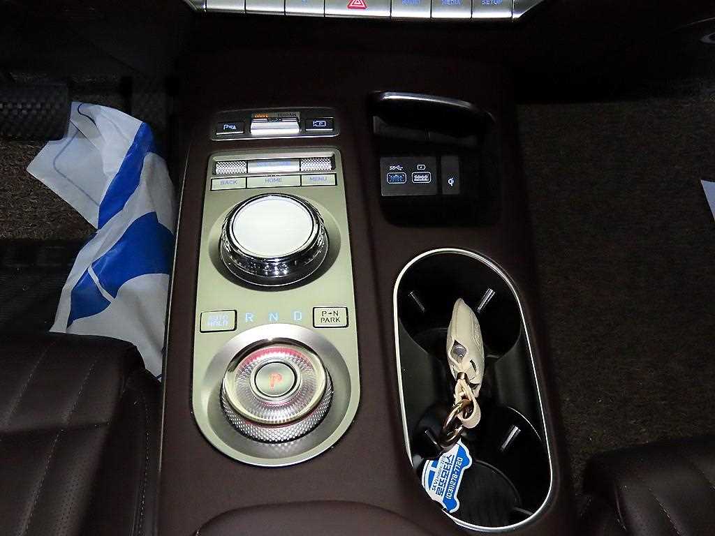 Genesis GV70 - Vista 12