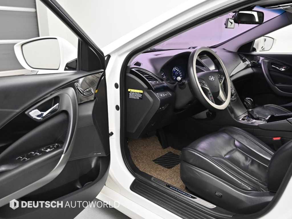 HYUNDAI Grandeur - Vista 10