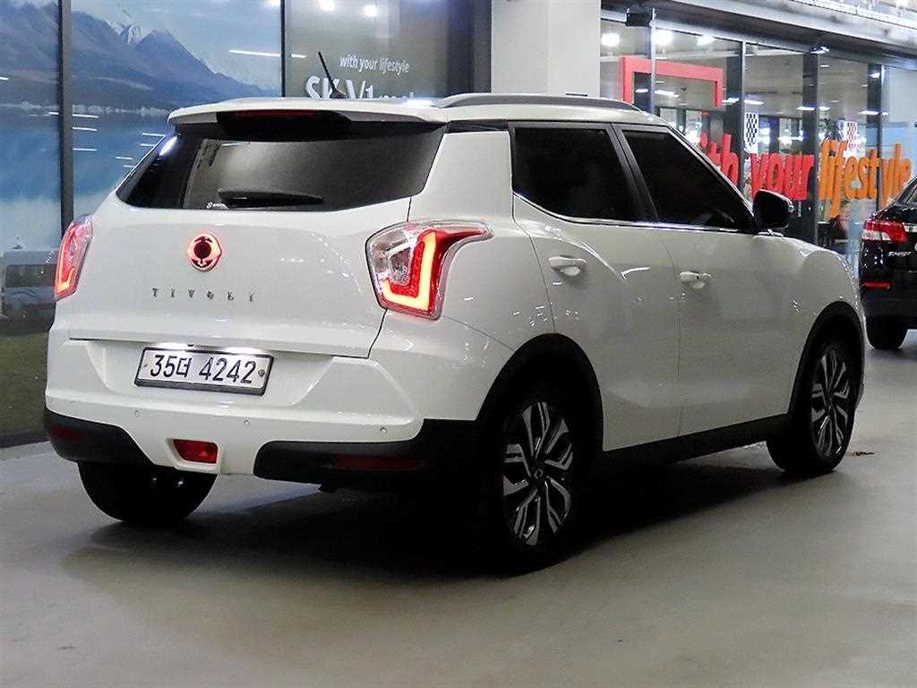 Ssangyong Tivoli - Vista 4