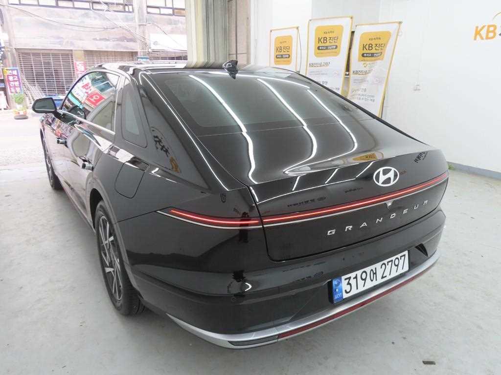 HYUNDAI Grandeur - Vista 4