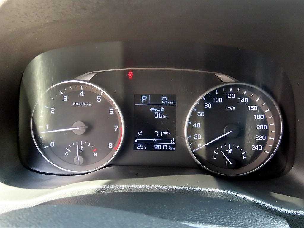 HYUNDAI Avante - Vista 9