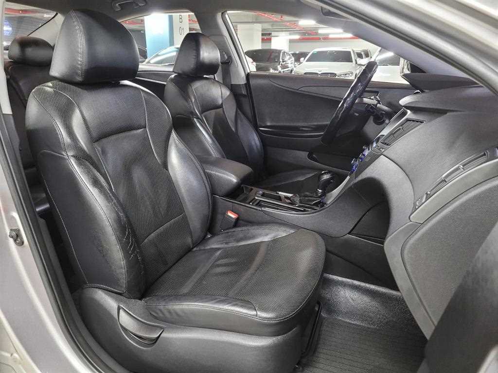 HYUNDAI Sonata - Vista 7