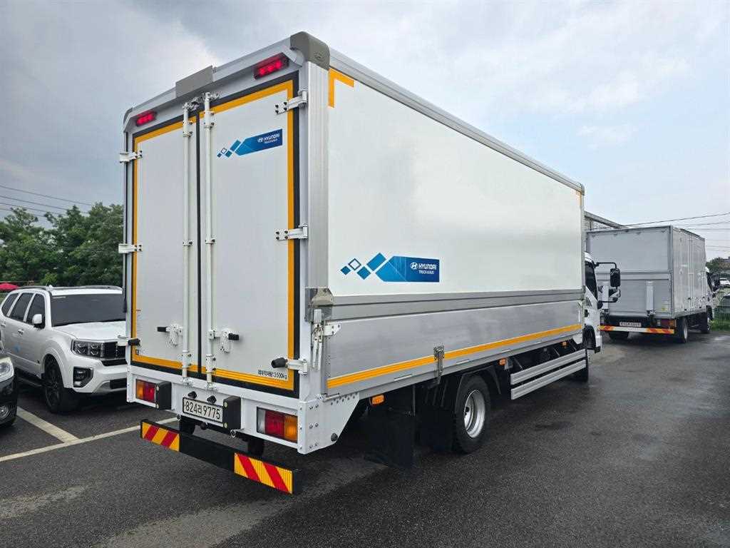 medium and large cargo truck - Vista 12