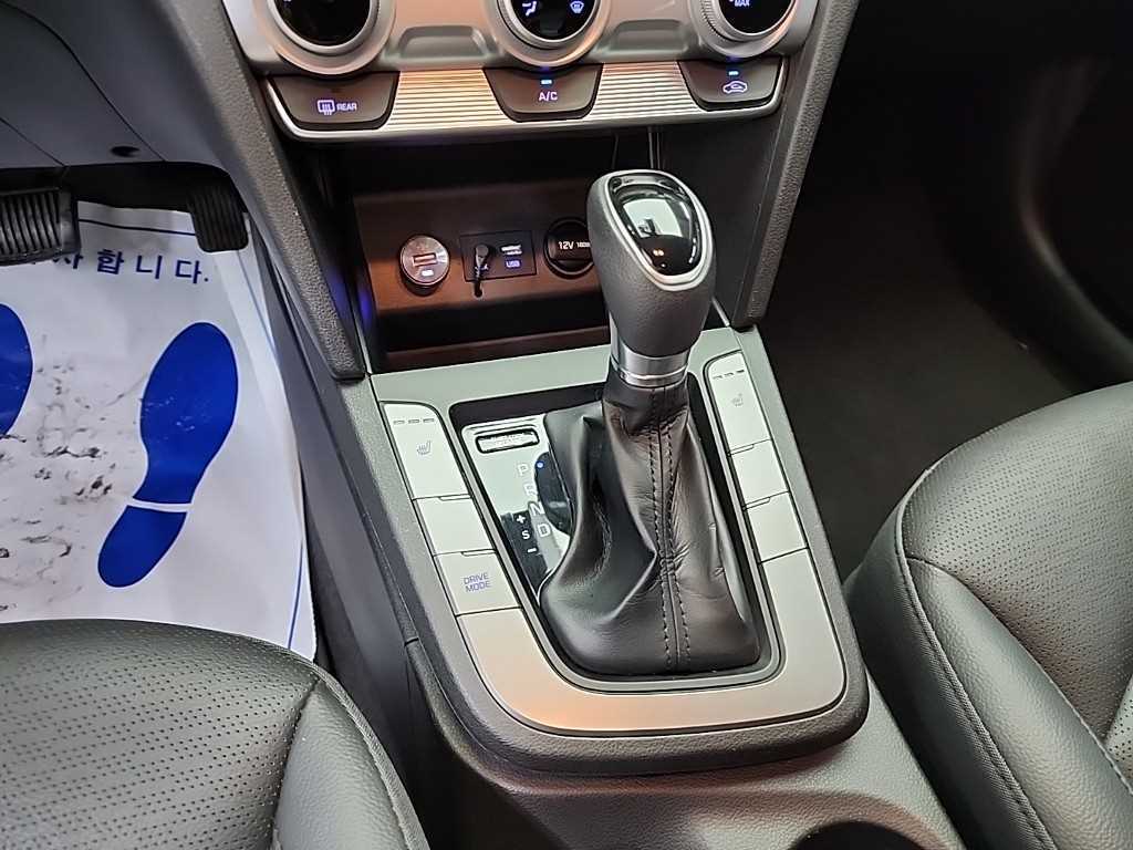 HYUNDAI Avante - Vista 8