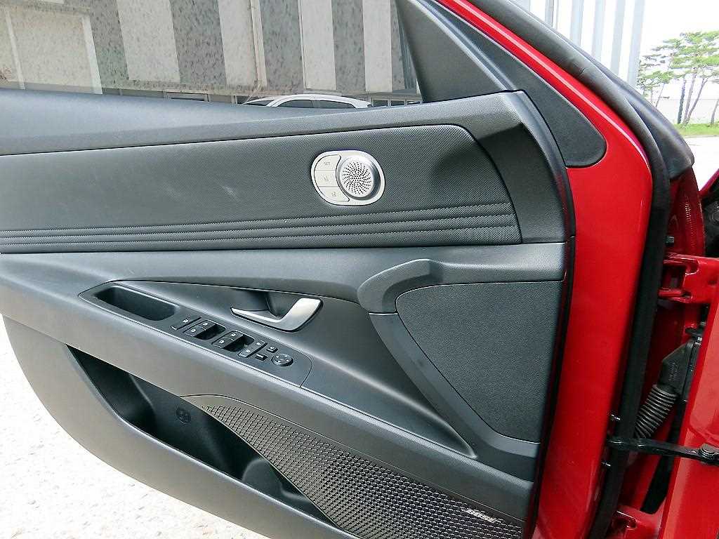 HYUNDAI Avante - Vista 11