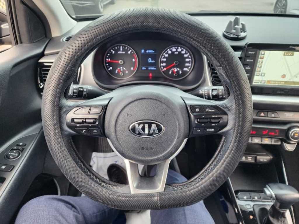 KIA Stonic - Vista 7
