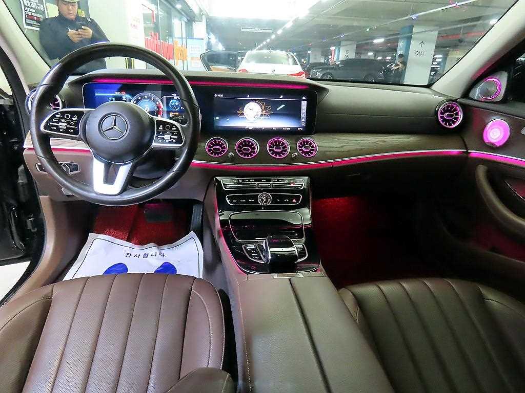 Mercedes Benz E class - Vista 10