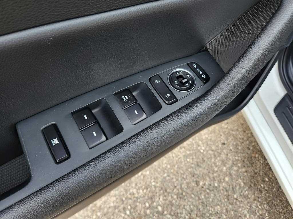 HYUNDAI Sonata - Vista 12