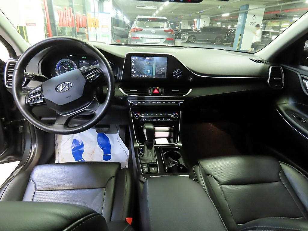 HYUNDAI Grandeur - Vista 10