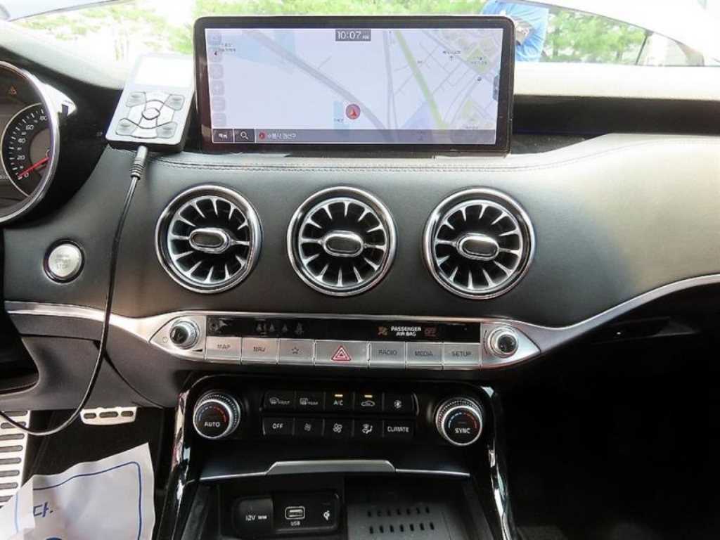 KIA Stinger - Vista 12