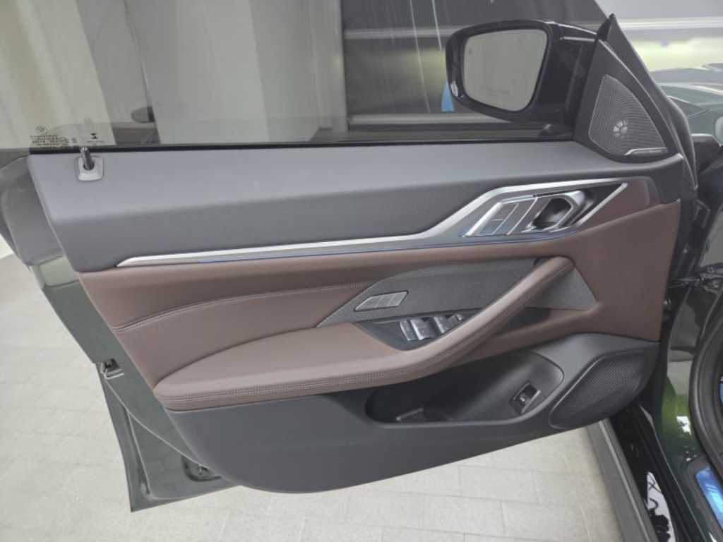 BMW i4 - Vista 8
