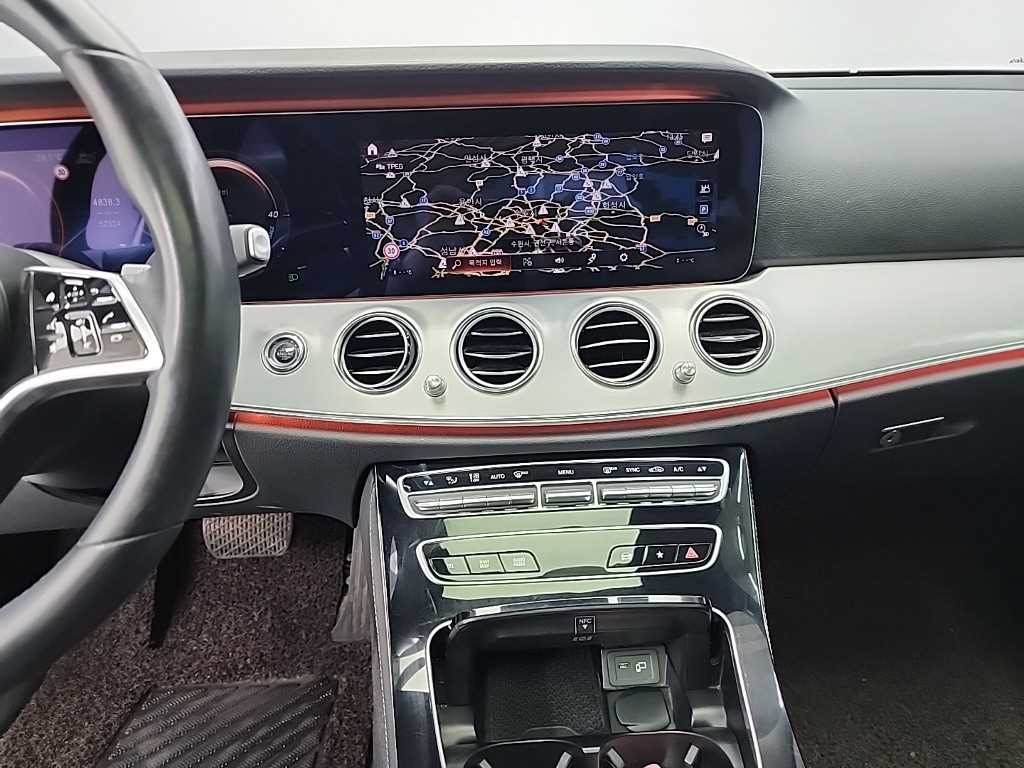 Mercedes Benz E class - Vista 10