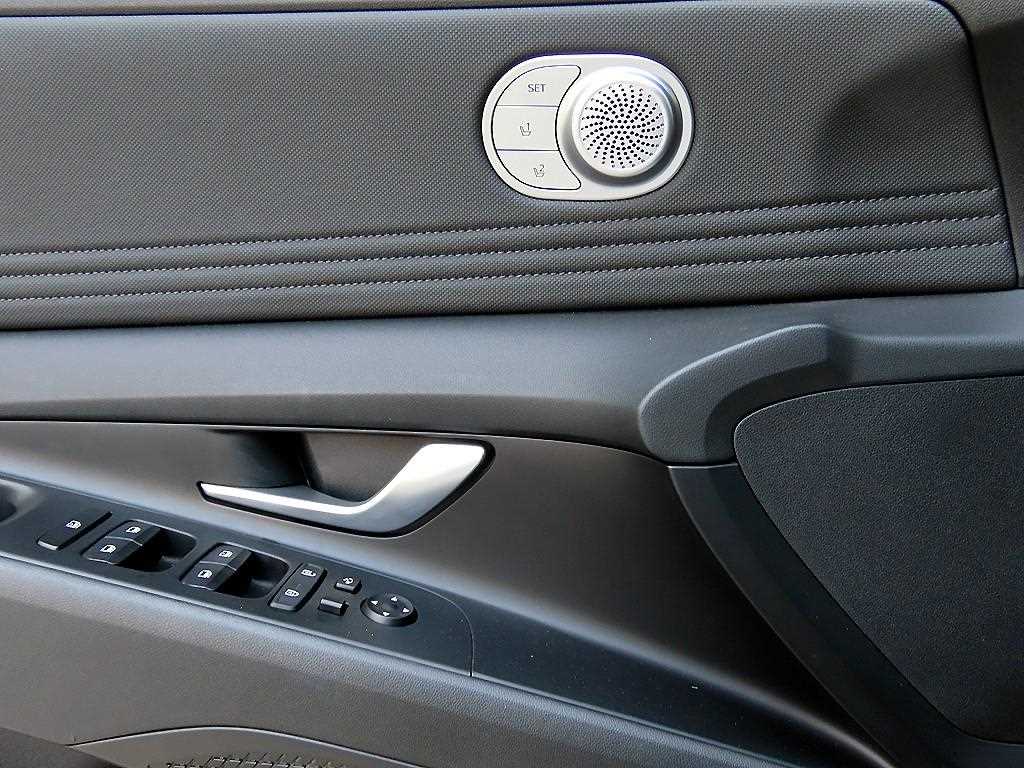 HYUNDAI Avante - Vista 11