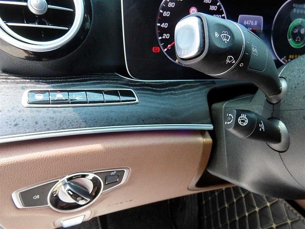 Mercedes Benz E class - Vista 12