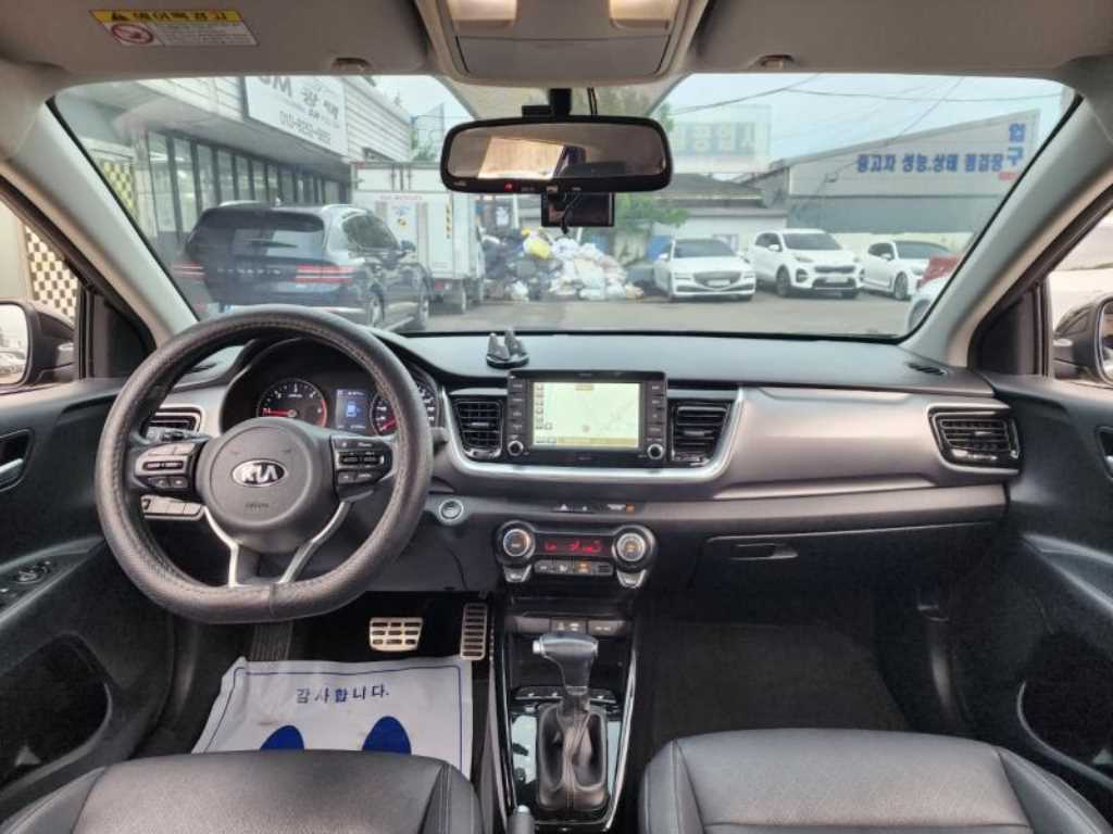 KIA Stonic - Vista 6