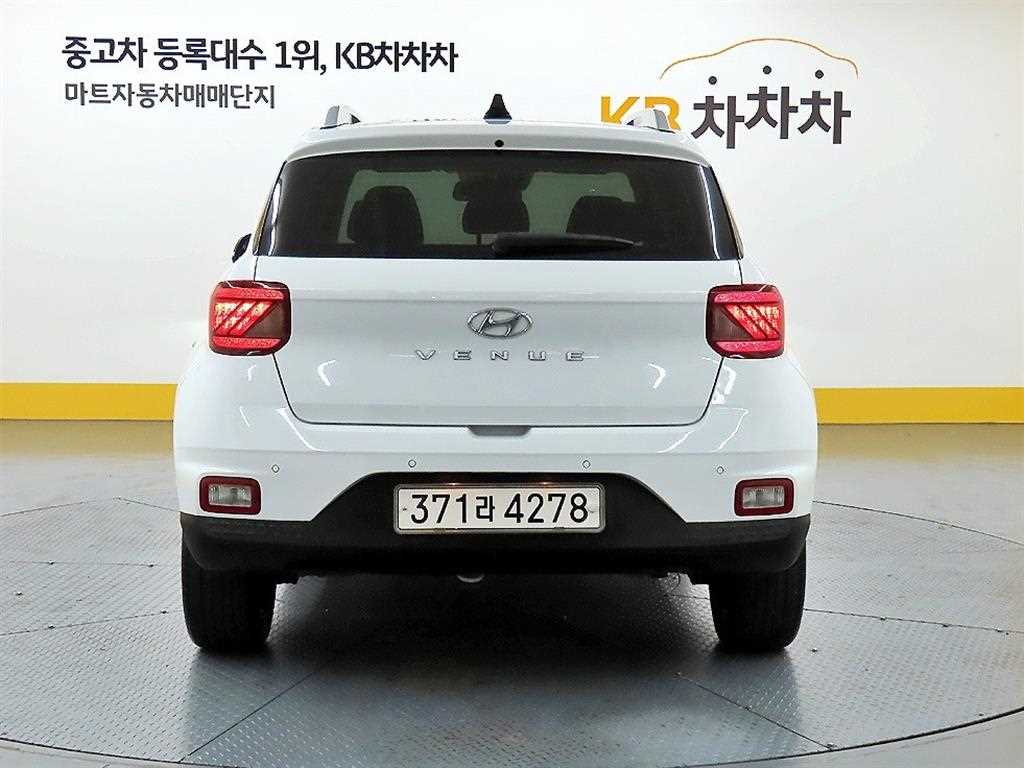 HYUNDAI Venue - Vista 3